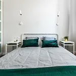 City Center Apartment By Urban Rent