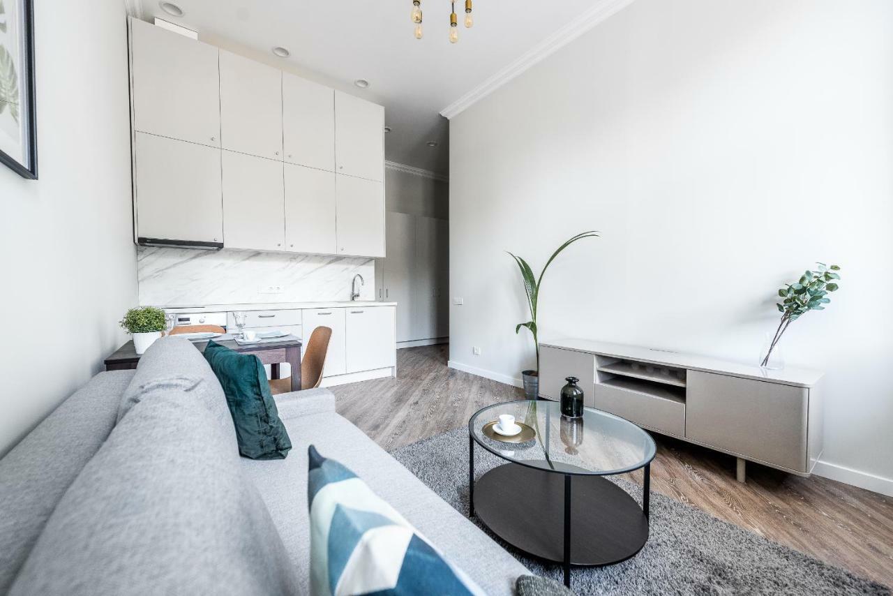 Center By Urban Rent *